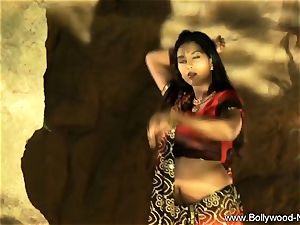 Indian brunette Dance Gracefully